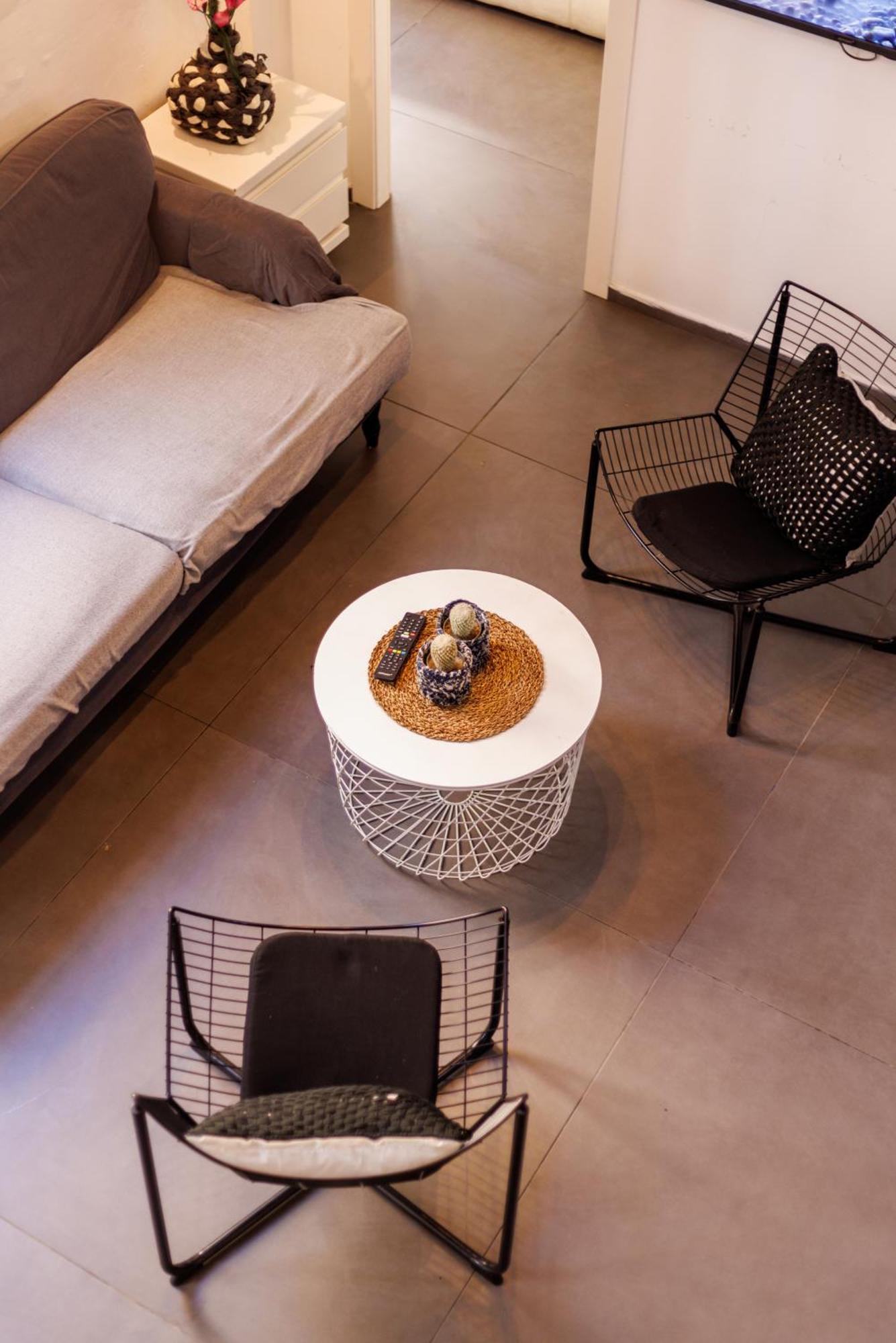 Jaccuzi 4br Garden With Parking By Nimizz * Tel Aviv
